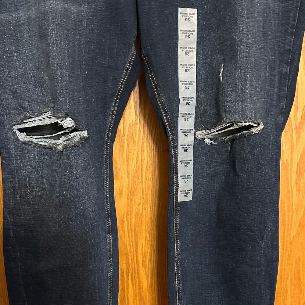 Old Navy Women's Rockstar Super Skinny Jeans - Picture 2 of 3